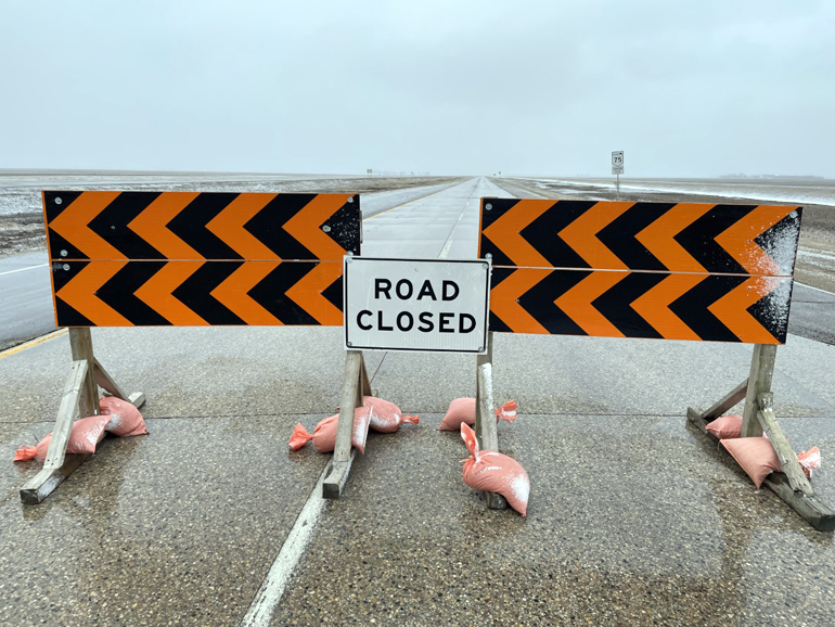 Manitoba Prepares For 2009 Size Flood Highway 75 Fully Closed 